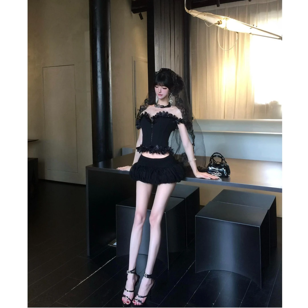 【暗黑少女】2025秋季新款ins性感花边鱼骨抹胸上衣配显瘦短裙套装
