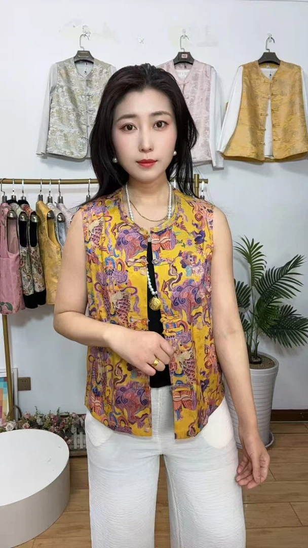 夏季缎面盘扣马夹