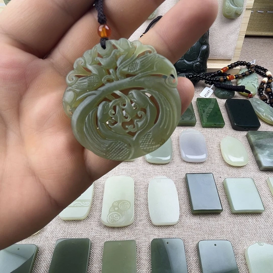 和田玉未镶嵌颈饰