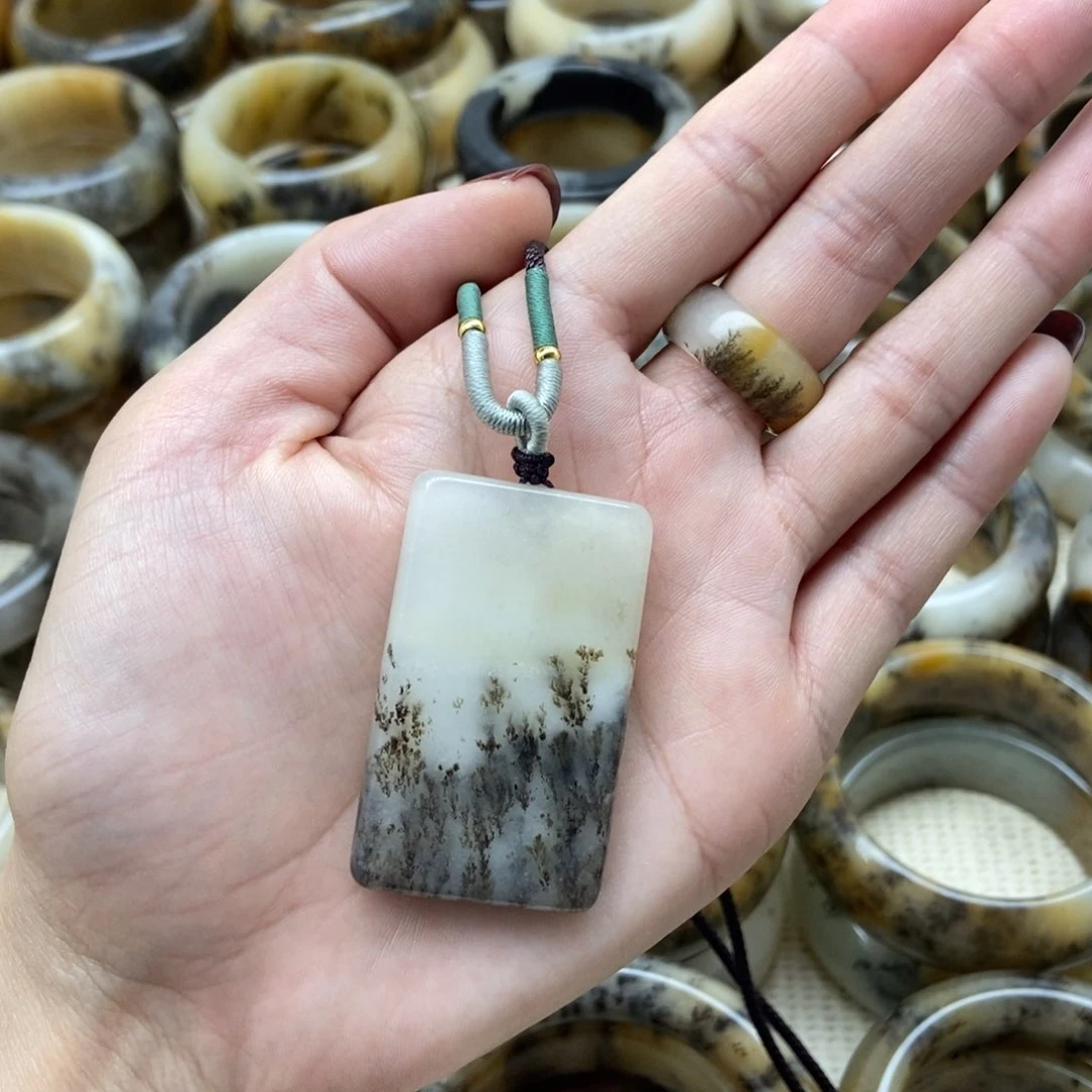 未镶嵌手镯石英质玉（非洲翠）