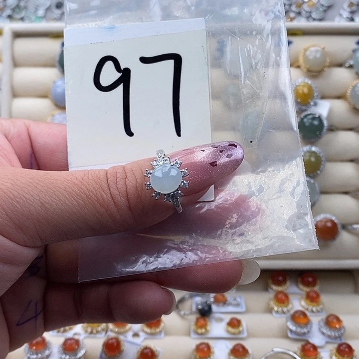 翡翠未镶嵌戒指缅甸