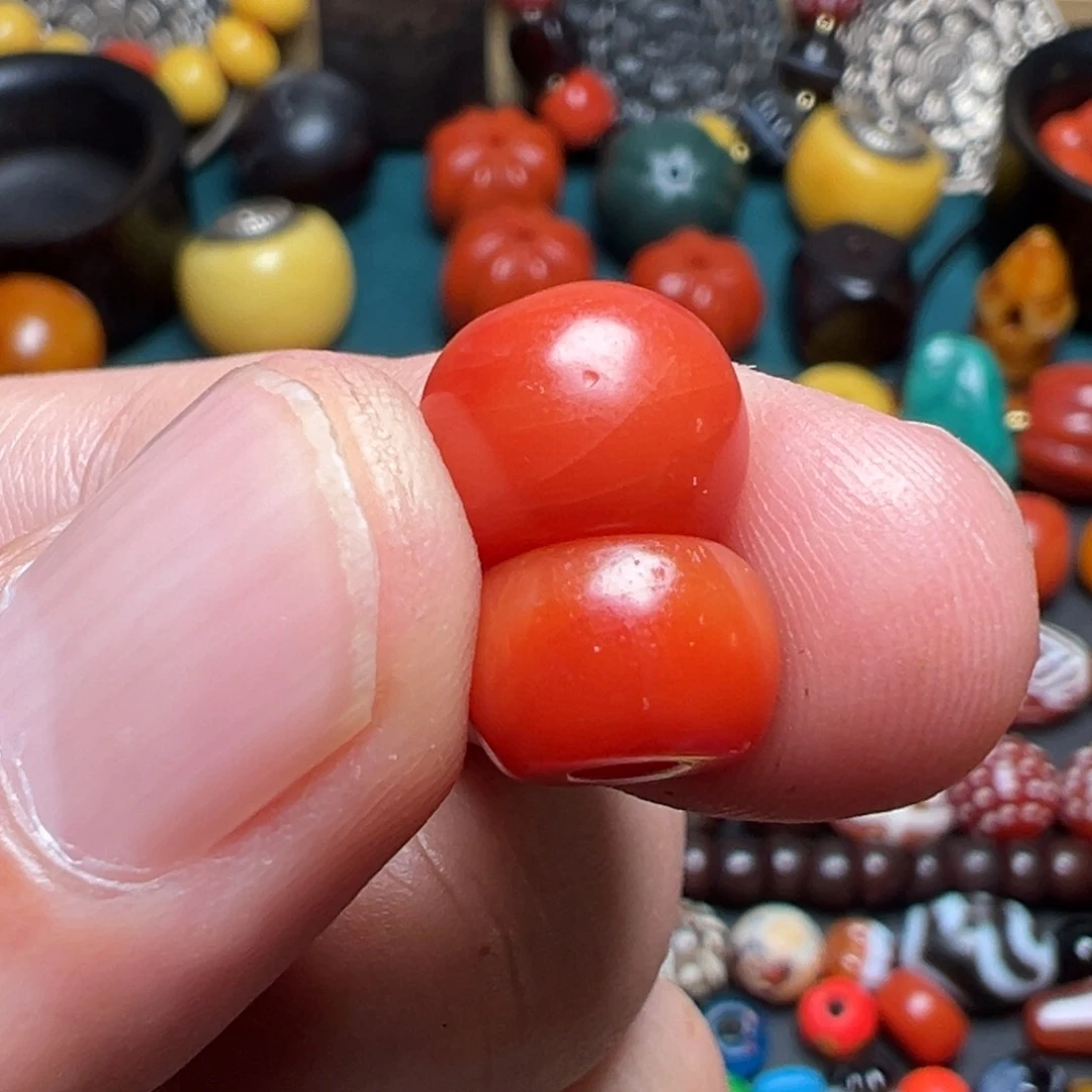 玻璃颈饰手工打造精致时尚风格