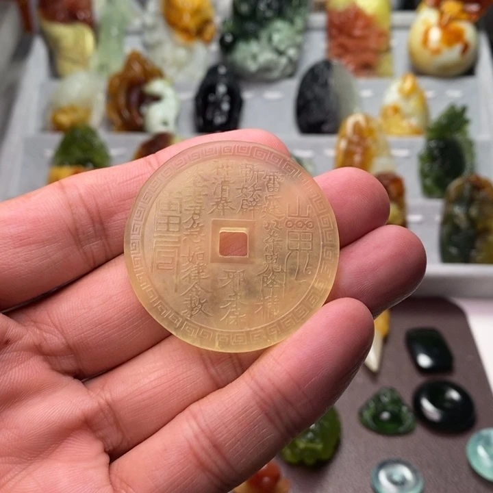 蛇纹石玉未镶嵌颈饰