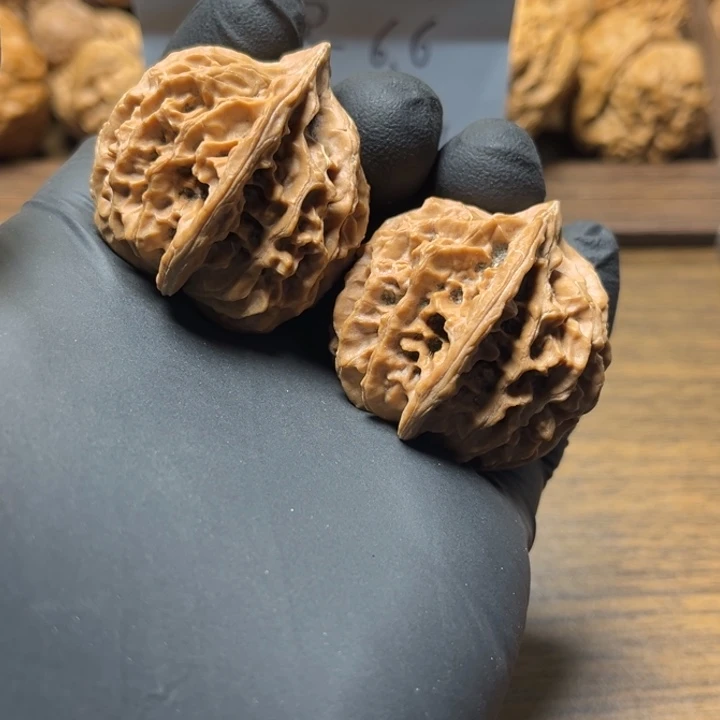 文玩核桃把件血灯笼