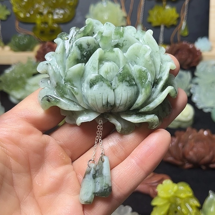 蛇纹石玉未镶嵌颈饰