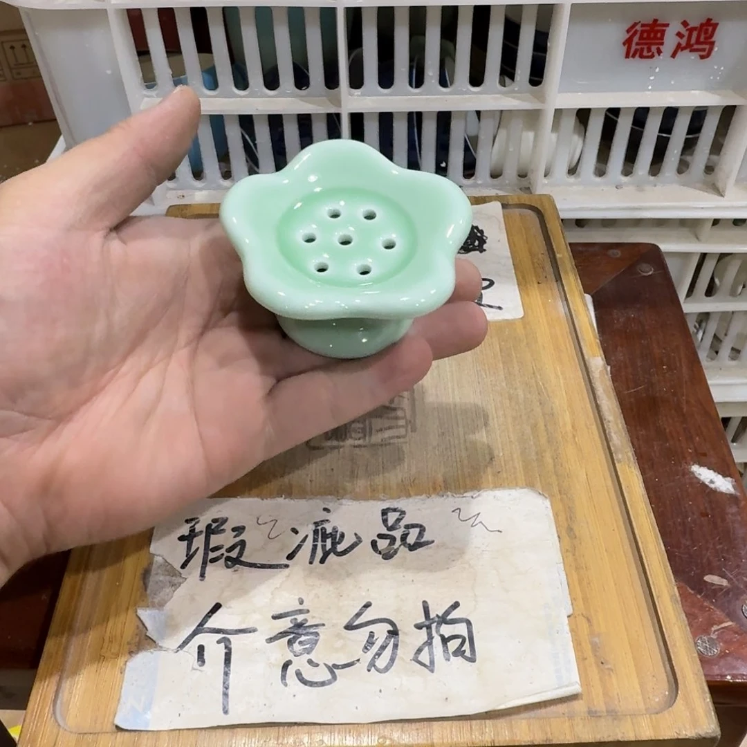 微瑕疵介意勿拍陶瓷器皿M619