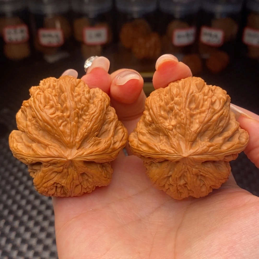 文玩核桃吊坠大粗筋