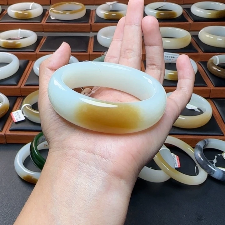 未镶嵌手镯和田玉57.5