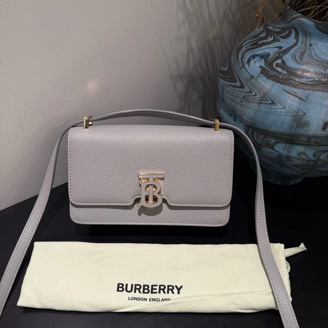 95新 BURBERRY/博柏利 TB锁扣灰色口盖包经典斜挎18418380