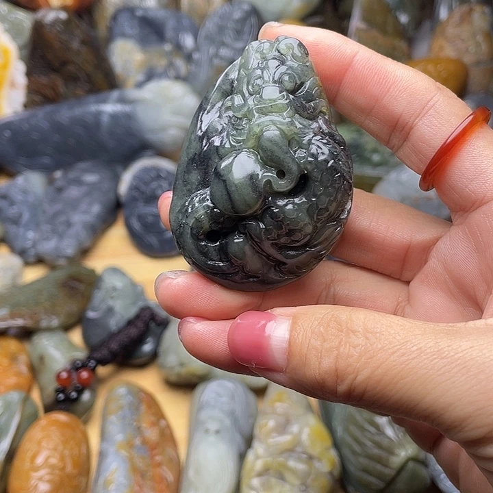 未镶嵌和田玉挂件