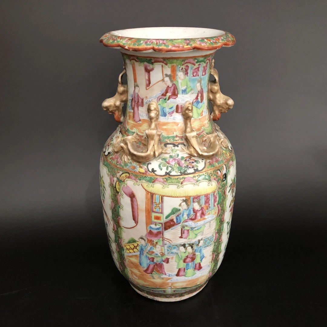 25080717清同治广彩人物花乌纹赏瓶 高35.8cm