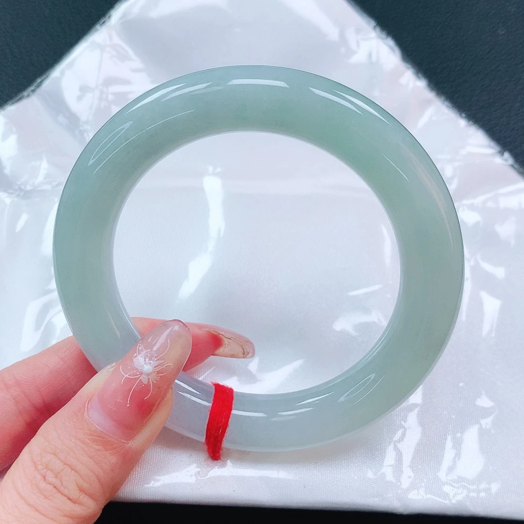 翡翠手镯未镶嵌53圈