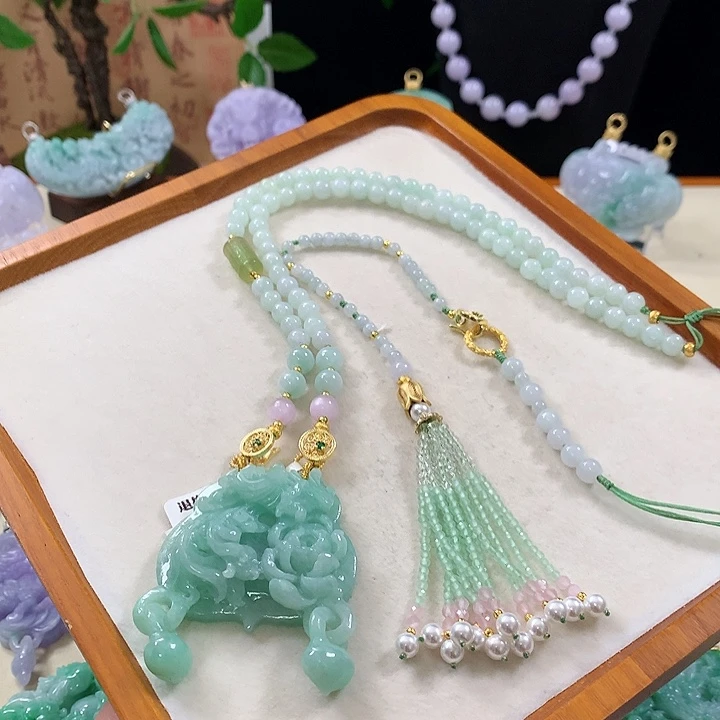 翡翠未镶嵌颈饰翡翠吊坠