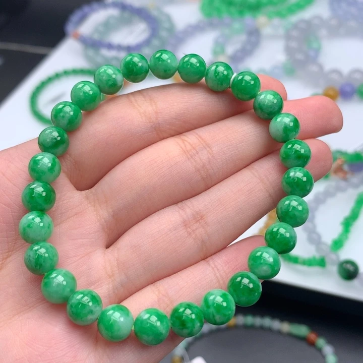 翡翠手镯未镶嵌翡翠