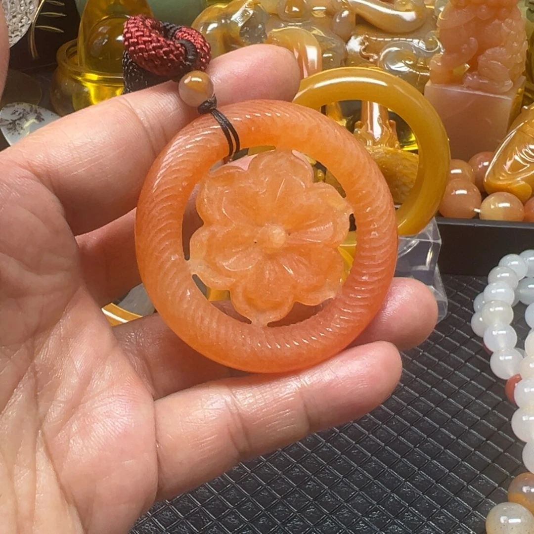 石英质玉未镶嵌颈饰