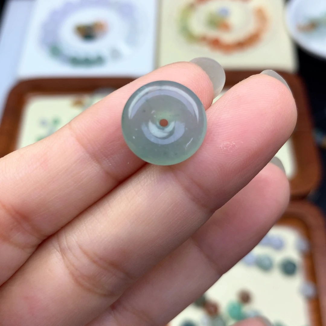 吊坠(不含链)未镶嵌翡翠平安扣