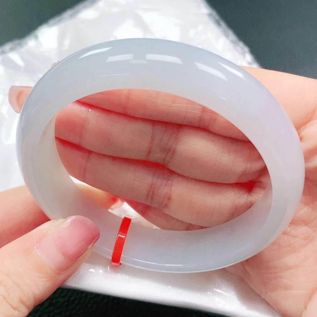 翡翠手镯未镶嵌58圈