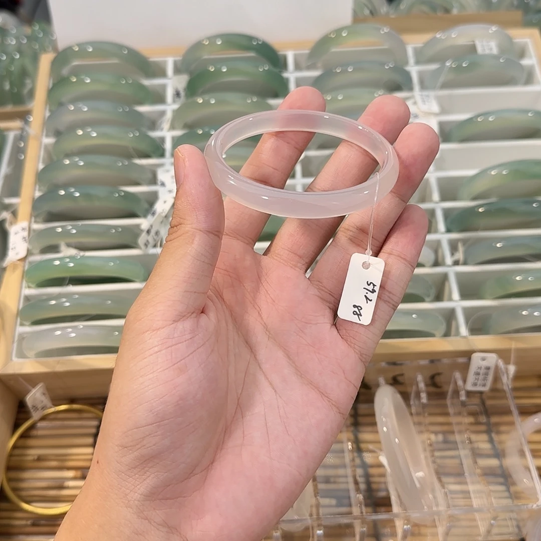 玛瑙/玉髓未镶嵌手镯圈口59.2