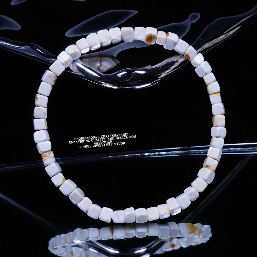 5毫米漆白妖孽方糖单圈 一物一拍 天然俄料琥珀蜜蜡