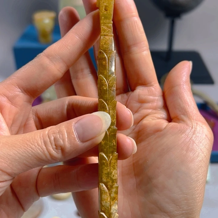 和田玉（糖玉）未镶嵌笔搁风**虹