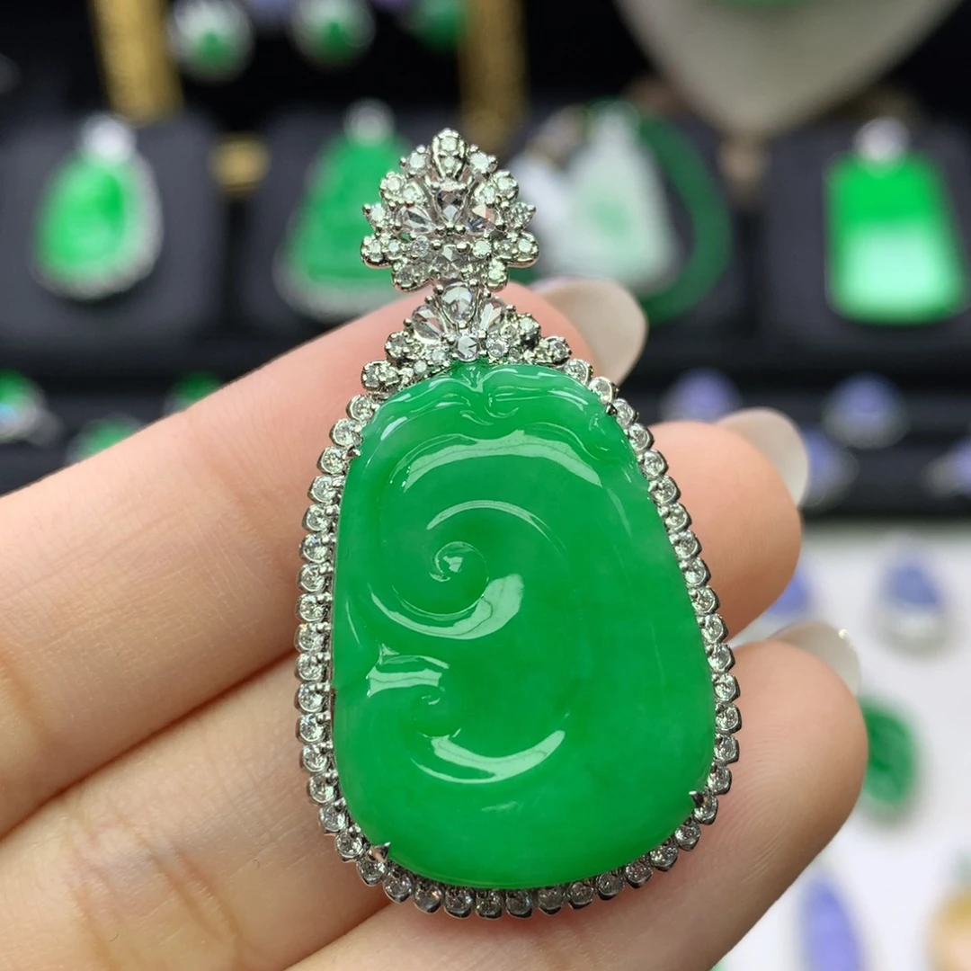 吊坠(不含链)18K金镶嵌翡翠