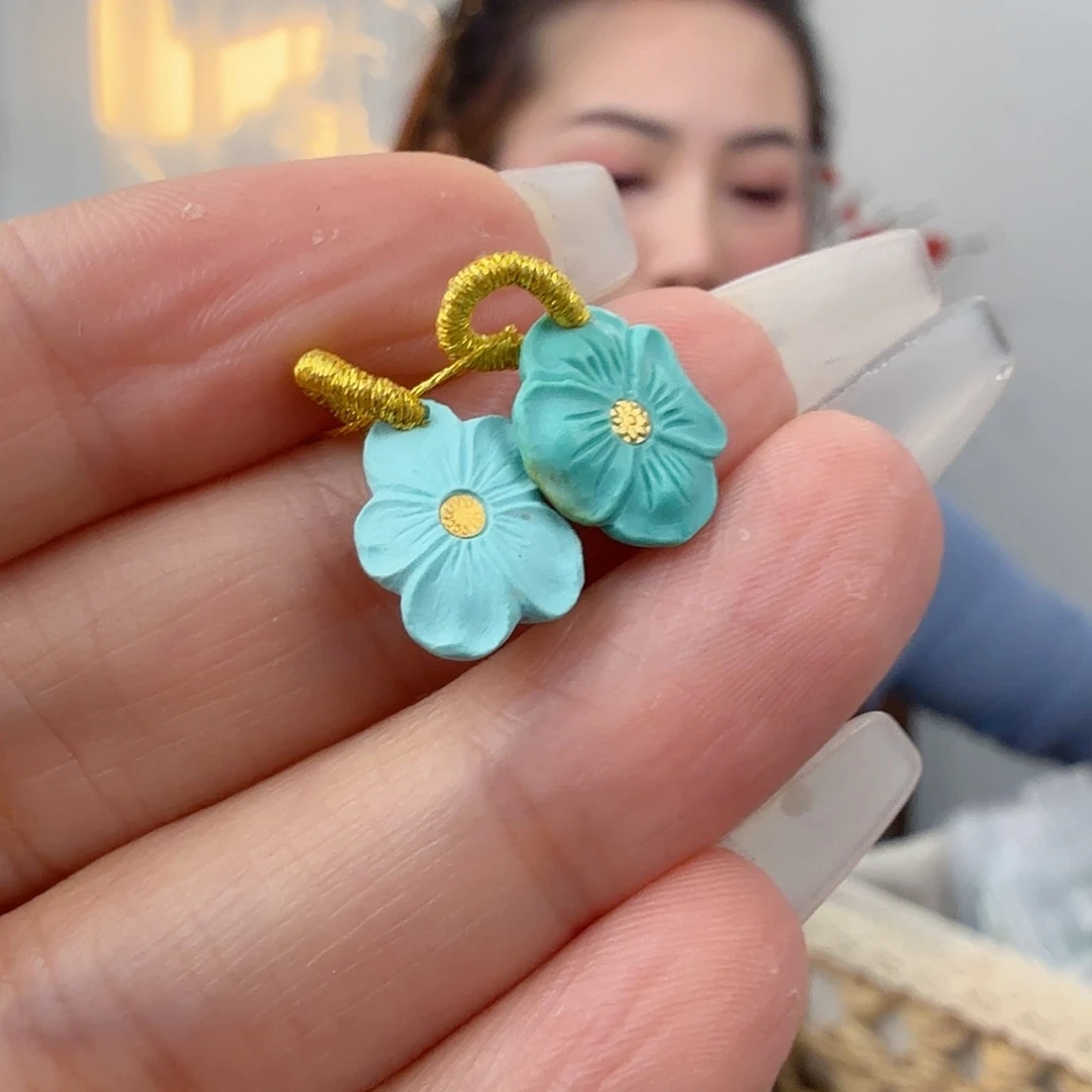 绿松石未镶嵌珠宝奇石