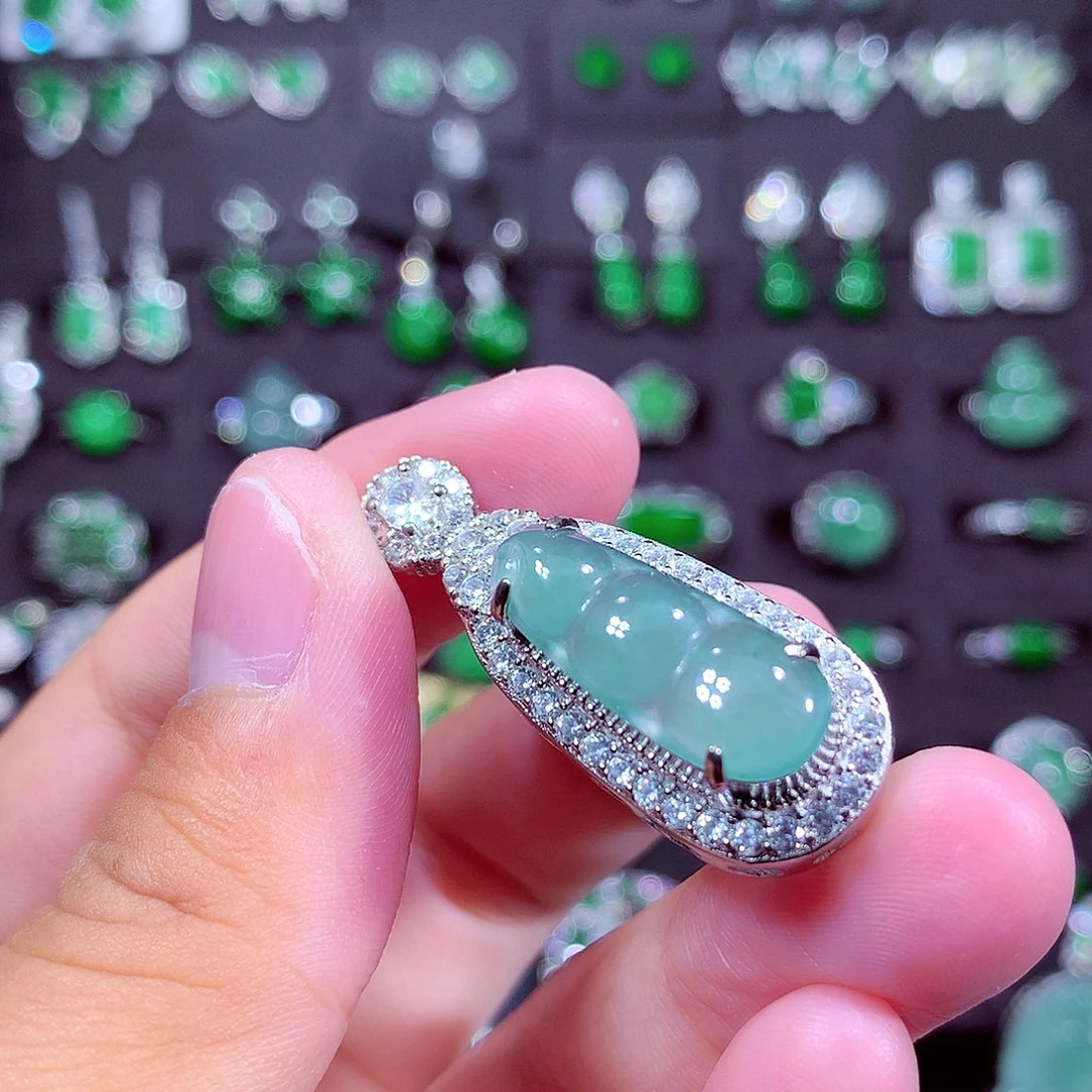 颈饰未镶嵌翡翠天然