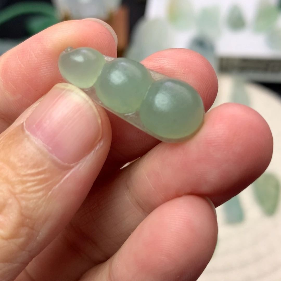 未镶嵌定制翡翠豆子