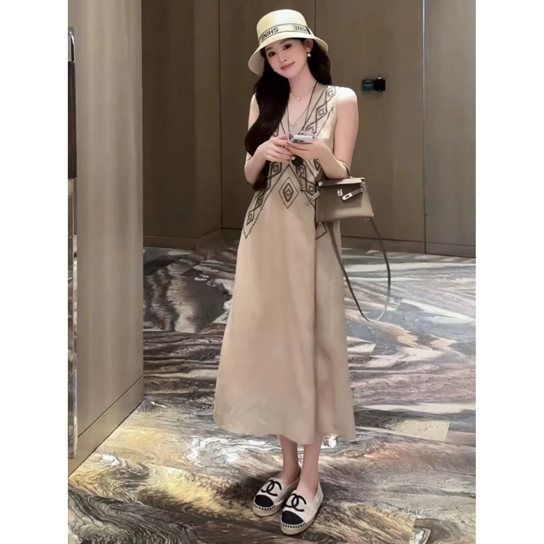 2025夏季新款松弛感慵懒风后妈裙千金清冷感贵系百搭舒适连衣裙女