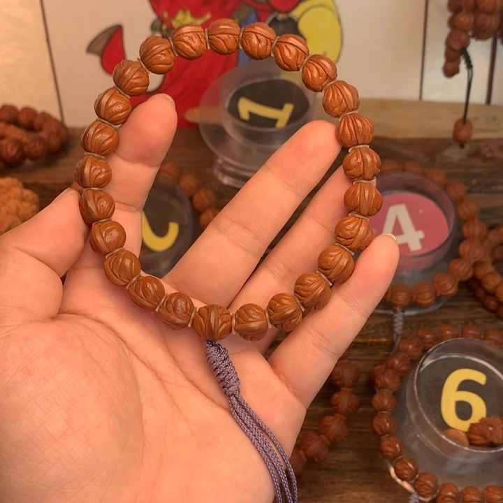 桃核吊坠11玉龙脊手持