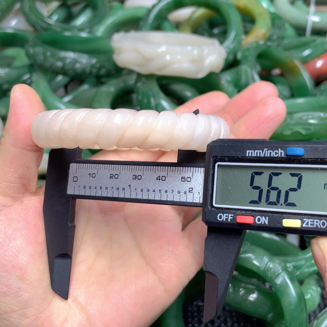 石英质玉未镶嵌手镯