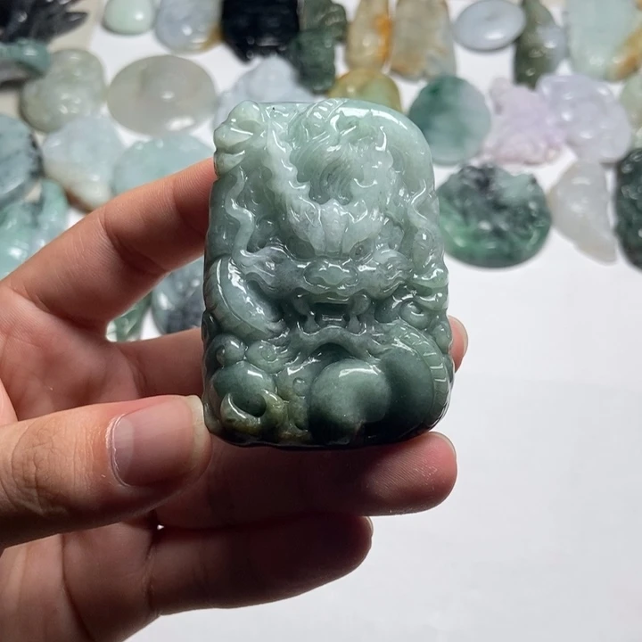 翡翠未镶嵌颈饰龙牌35