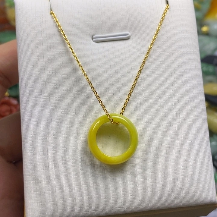 翡翠未镶嵌吊坠(赠链)