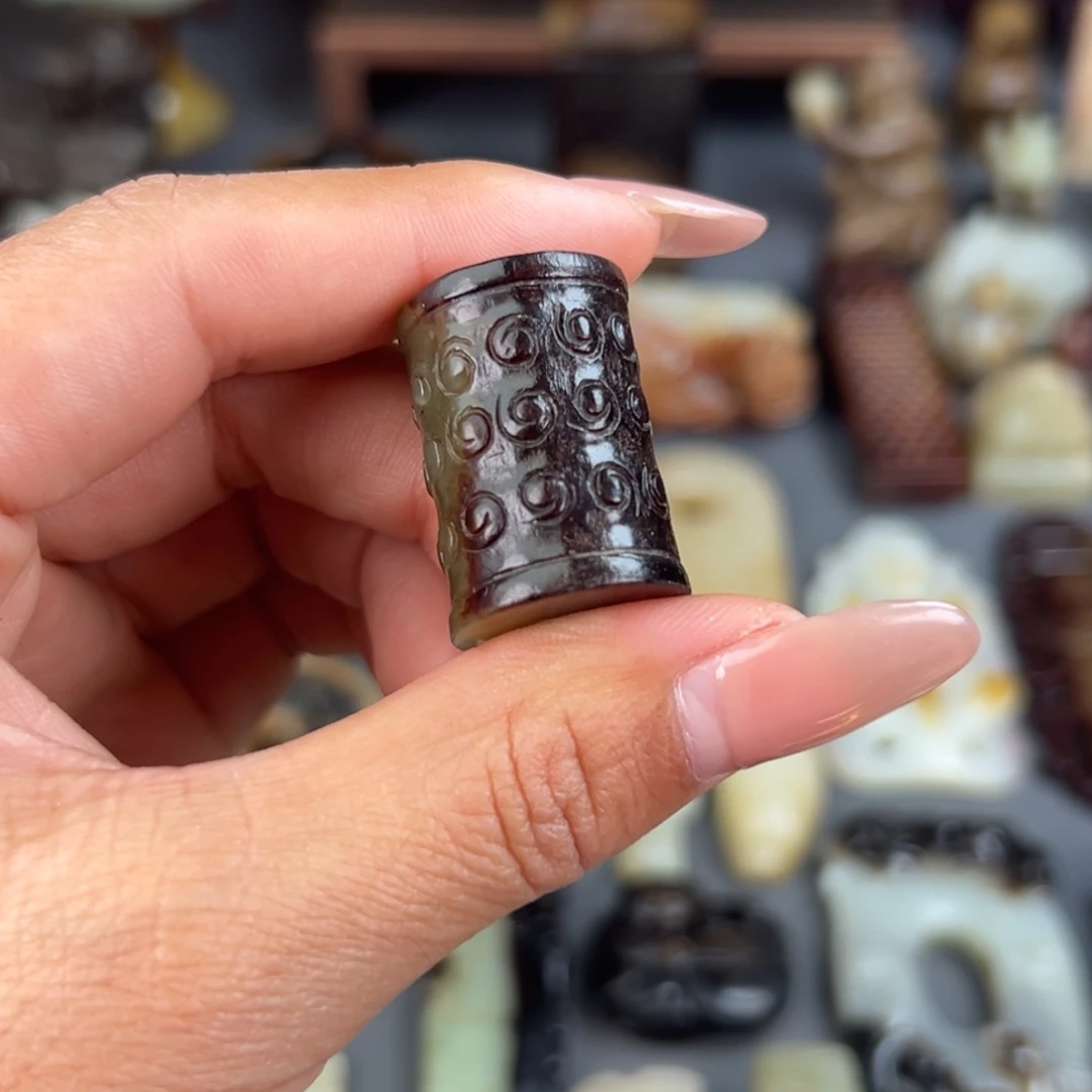 颈饰未镶嵌和田玉（糖玉）