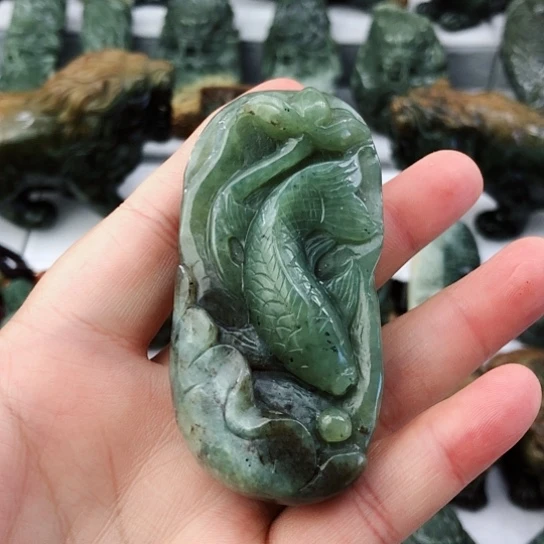 未镶嵌岫岩老玉（透闪石质玉）把件