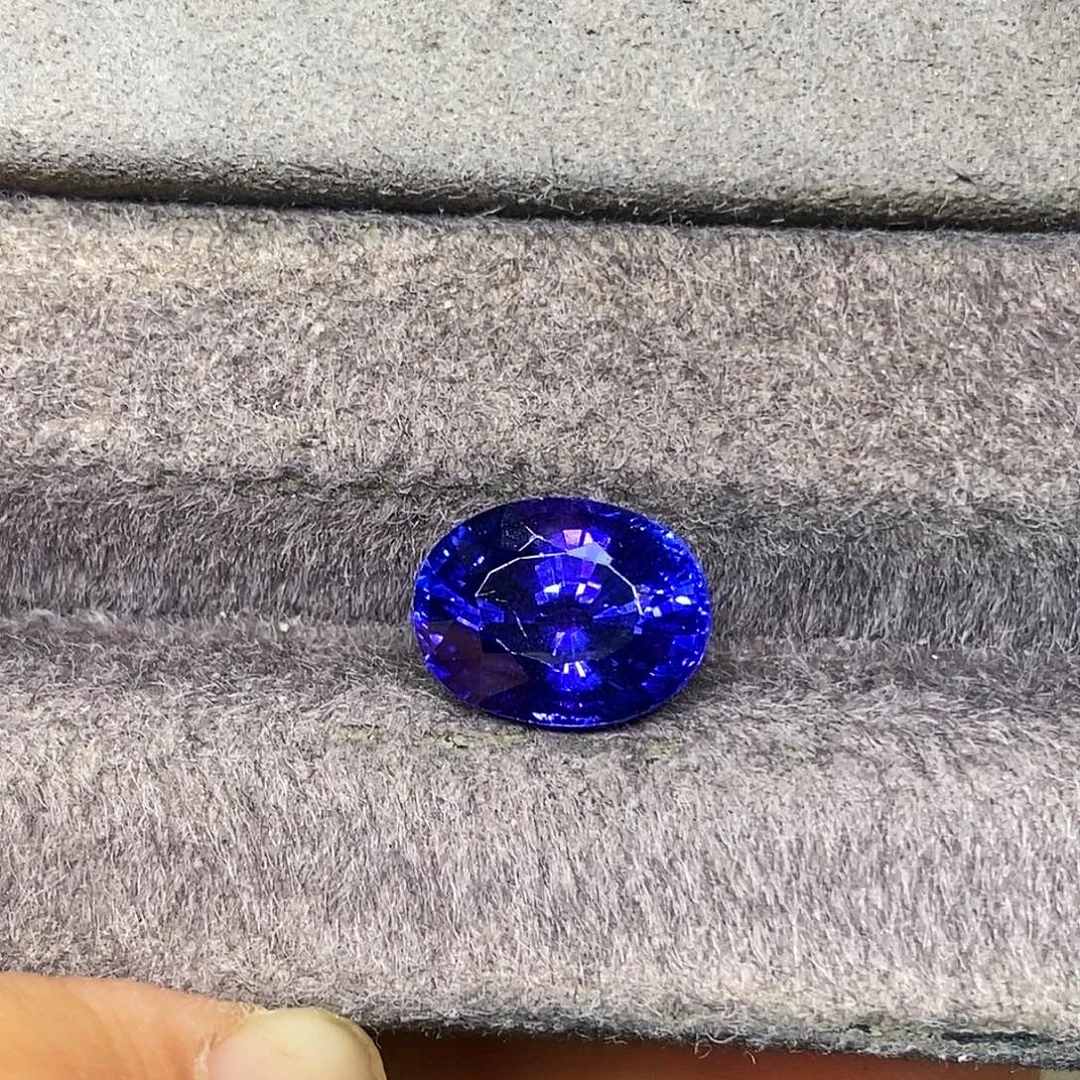 4.98克拉天然全净玻璃体满火彩坦桑石坦桑石未镶嵌