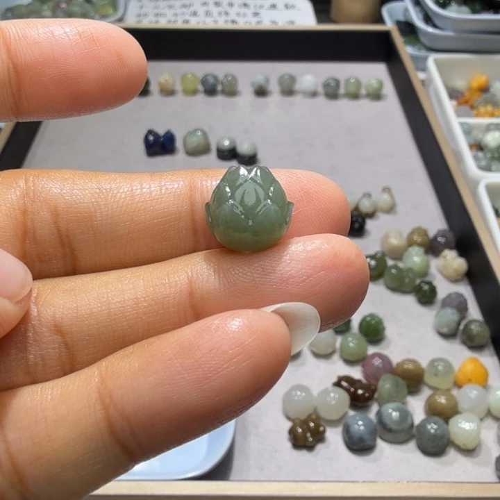 期***待未镶嵌和田玉珠宝半成品微瑕不退换