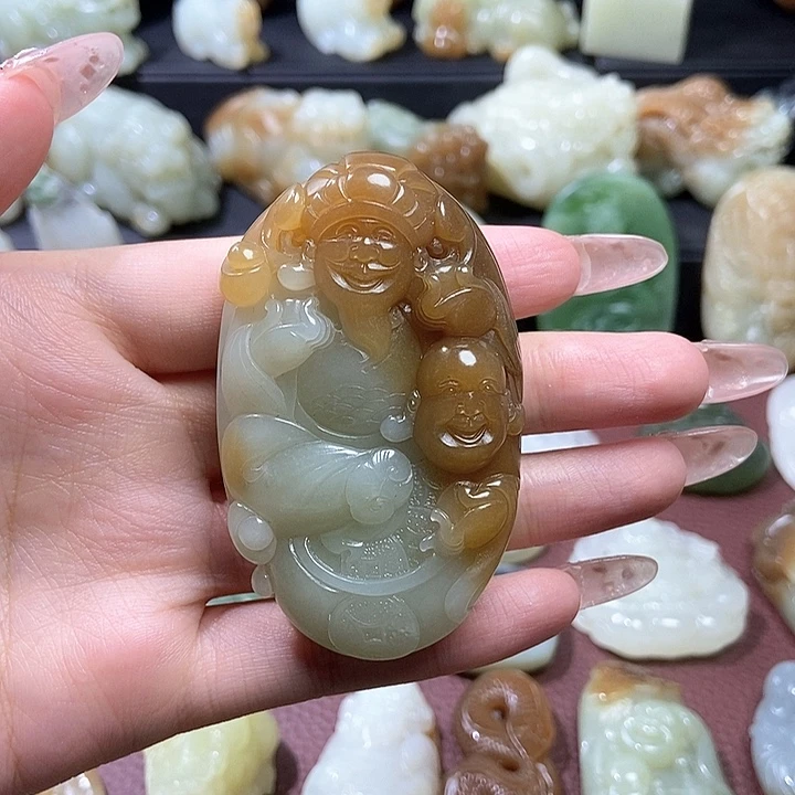 颈饰未镶嵌和田玉腾**雾