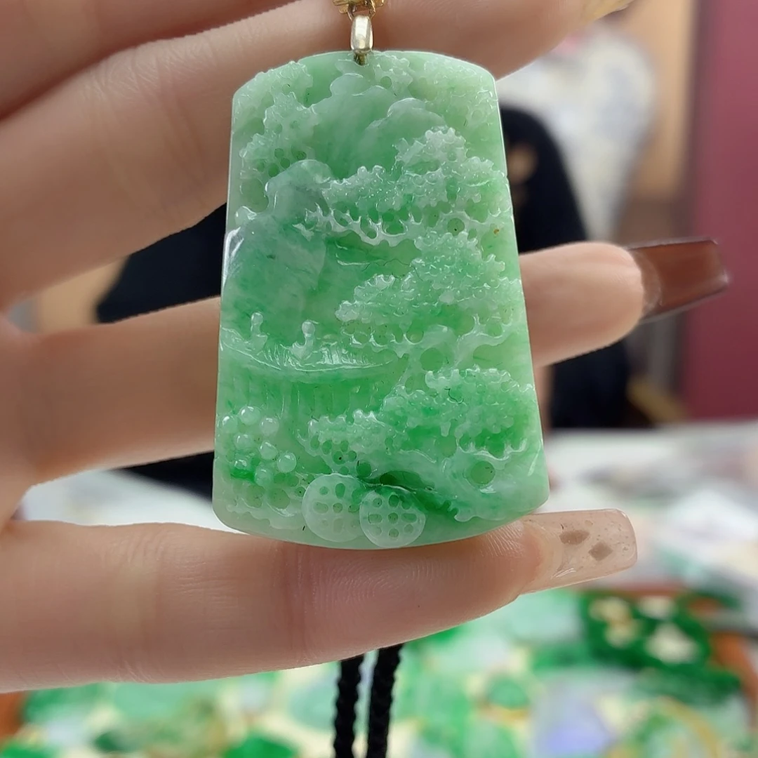 翡翠未镶嵌颈饰翡翠