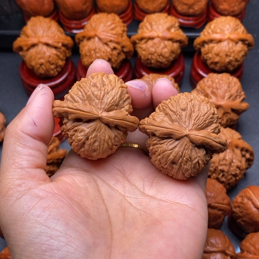 【闪购商品】文玩核桃把件42球白