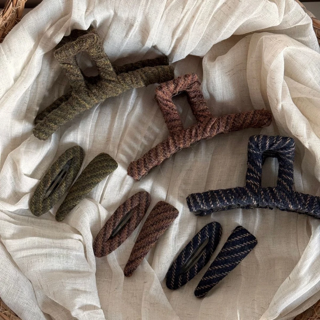 复古条纹布艺缠绕抓夹高级感发夹女后脑勺秋冬大号盘发鲨鱼夹发饰