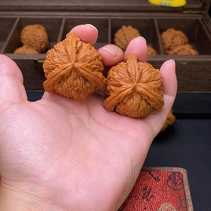 I***粥把件文玩核桃白奔