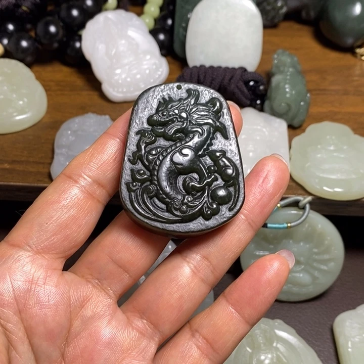 颈饰未镶嵌和田玉
