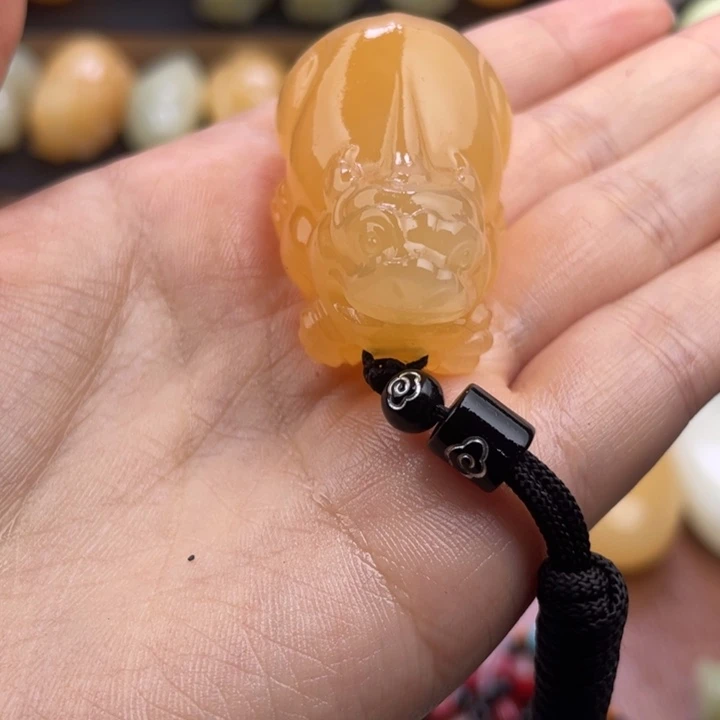 马***龙石材天然古青石手把件
