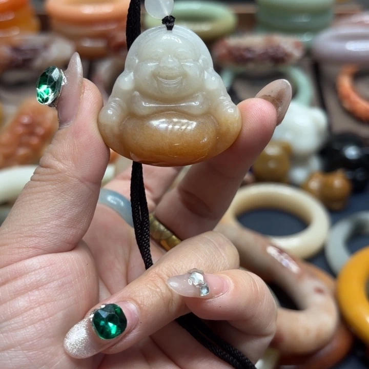 石英岩玉合金颈饰