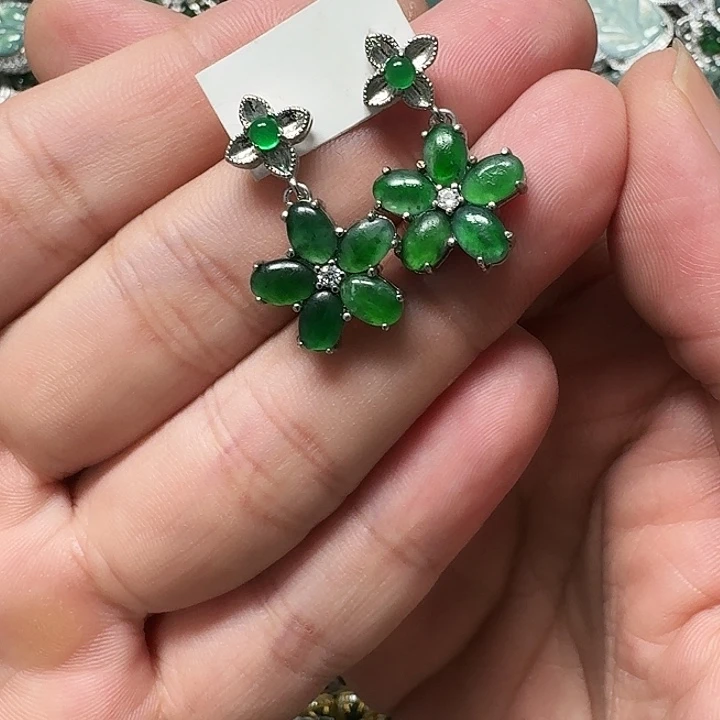 翡翠未镶嵌颈饰天然A货翡翠放漏