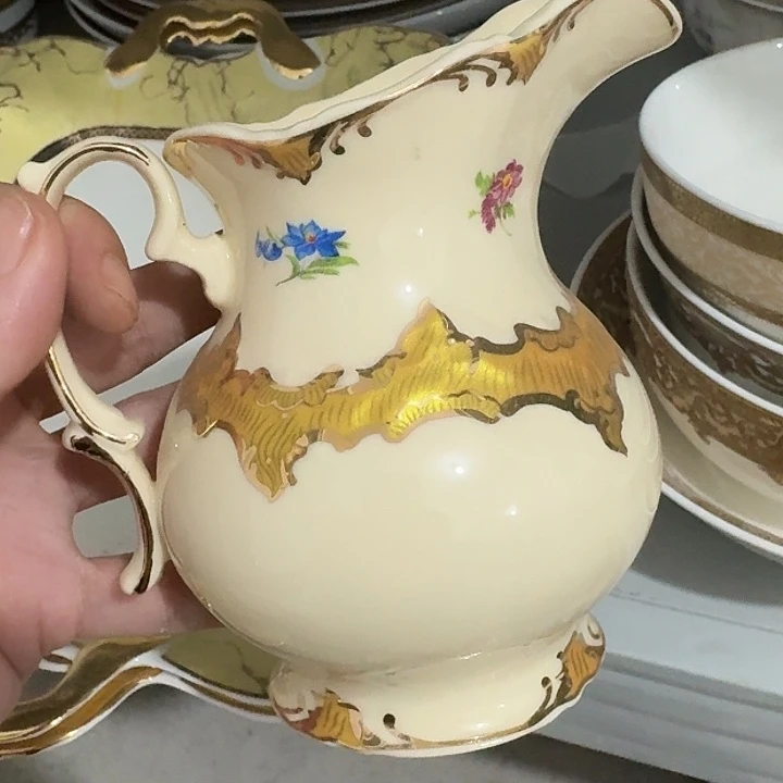 外贸尾单微瑕小奶壶一个