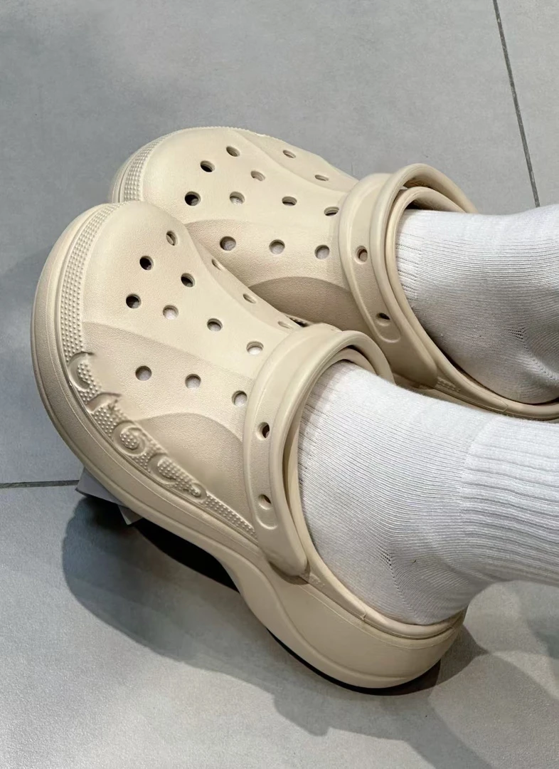 芸彩洞洞鞋透气百搭4cm