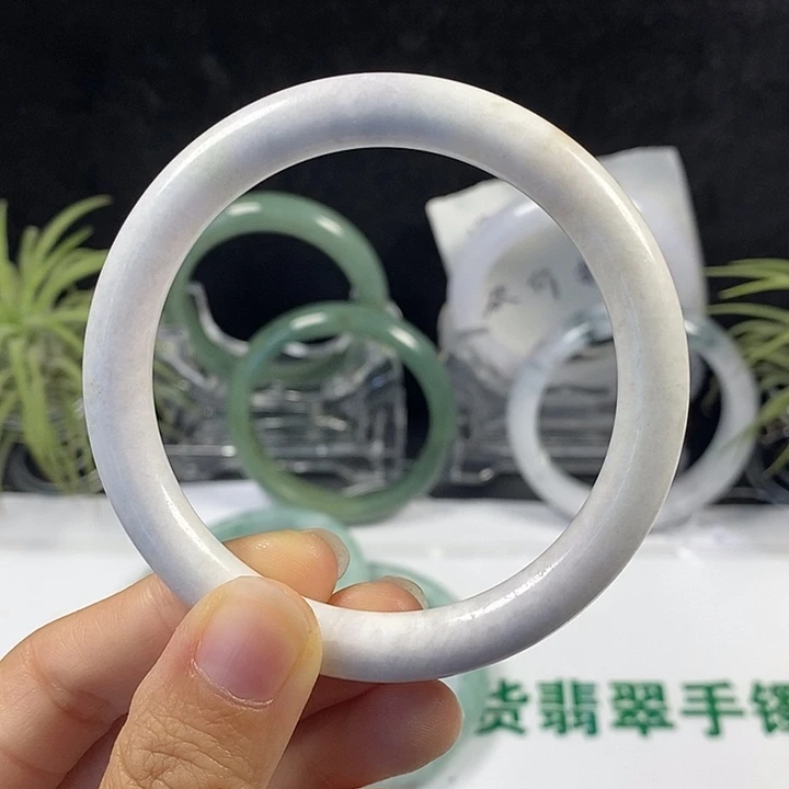 未镶嵌手镯翡翠92号。 58.4圈