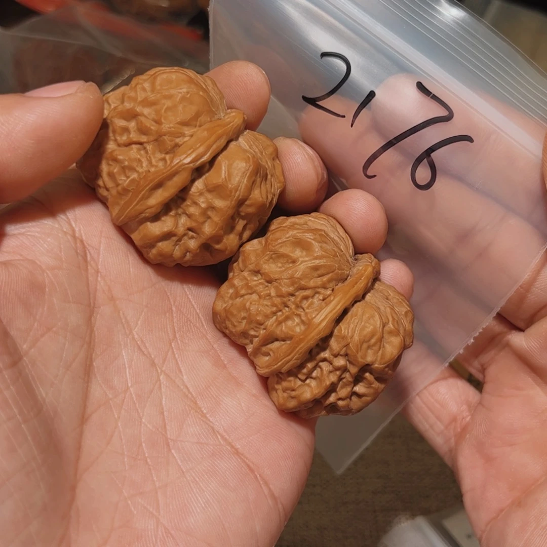 文玩核桃吊坠娃娃